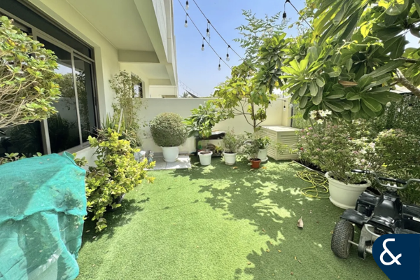 Single Row | Pool & Park | Vacant On Transfer